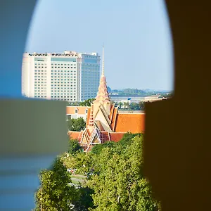 Palace Gate & By Ehm Otel