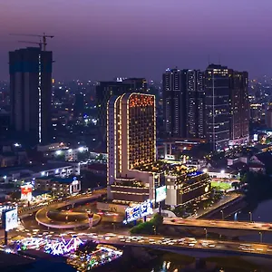 Sun & Moon, Riverside 金边
