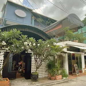 Bat Chum Hotel