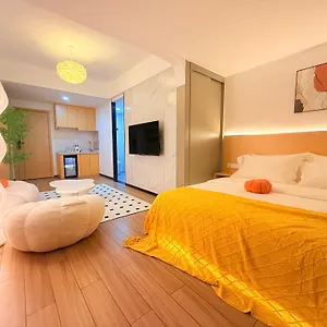 Amanda Phnom Penh