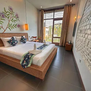 Monsoon Riverside 4*