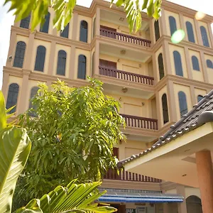 Hotel Light World 2*