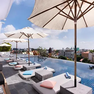 מלון Patio & Urban