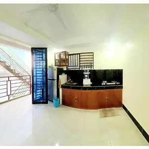 Lilly House Traveling On Budget * Phnom Penh
