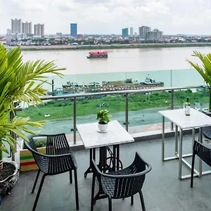 Chilchill Riverside 酒店 3*