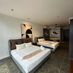 De Palace By Sleepy Owl Hotel