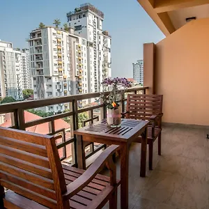 Hampton & Phnom Penh