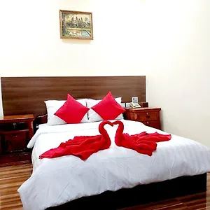 Capitol One Hotel *