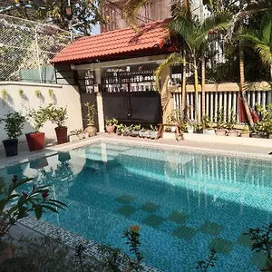8 In A 5mn Walk From The Royal Palace With Swimming Pool